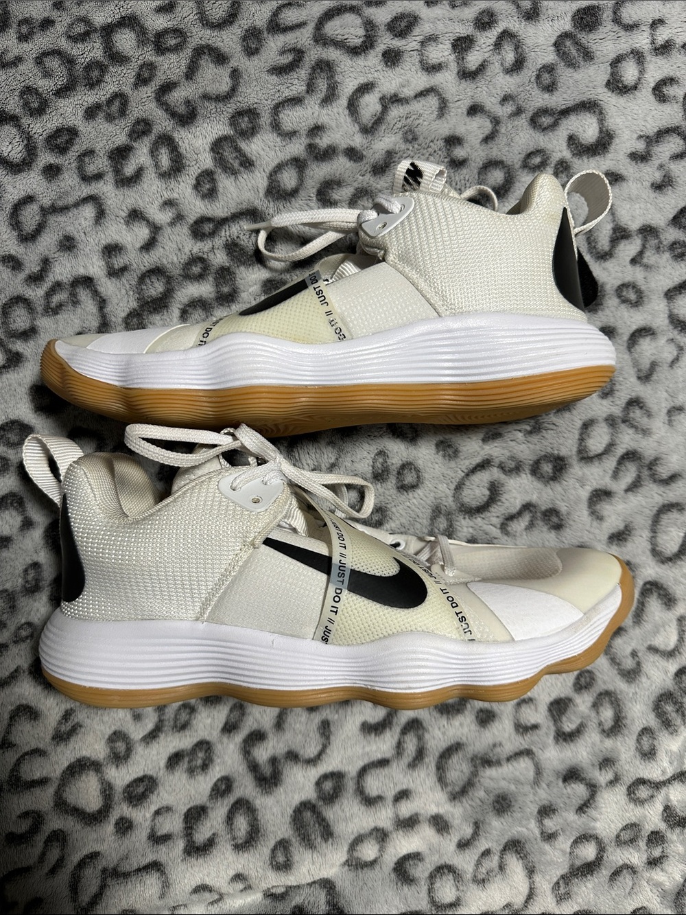 Nike Women's White Black Athletic Shoes with Gum Sole